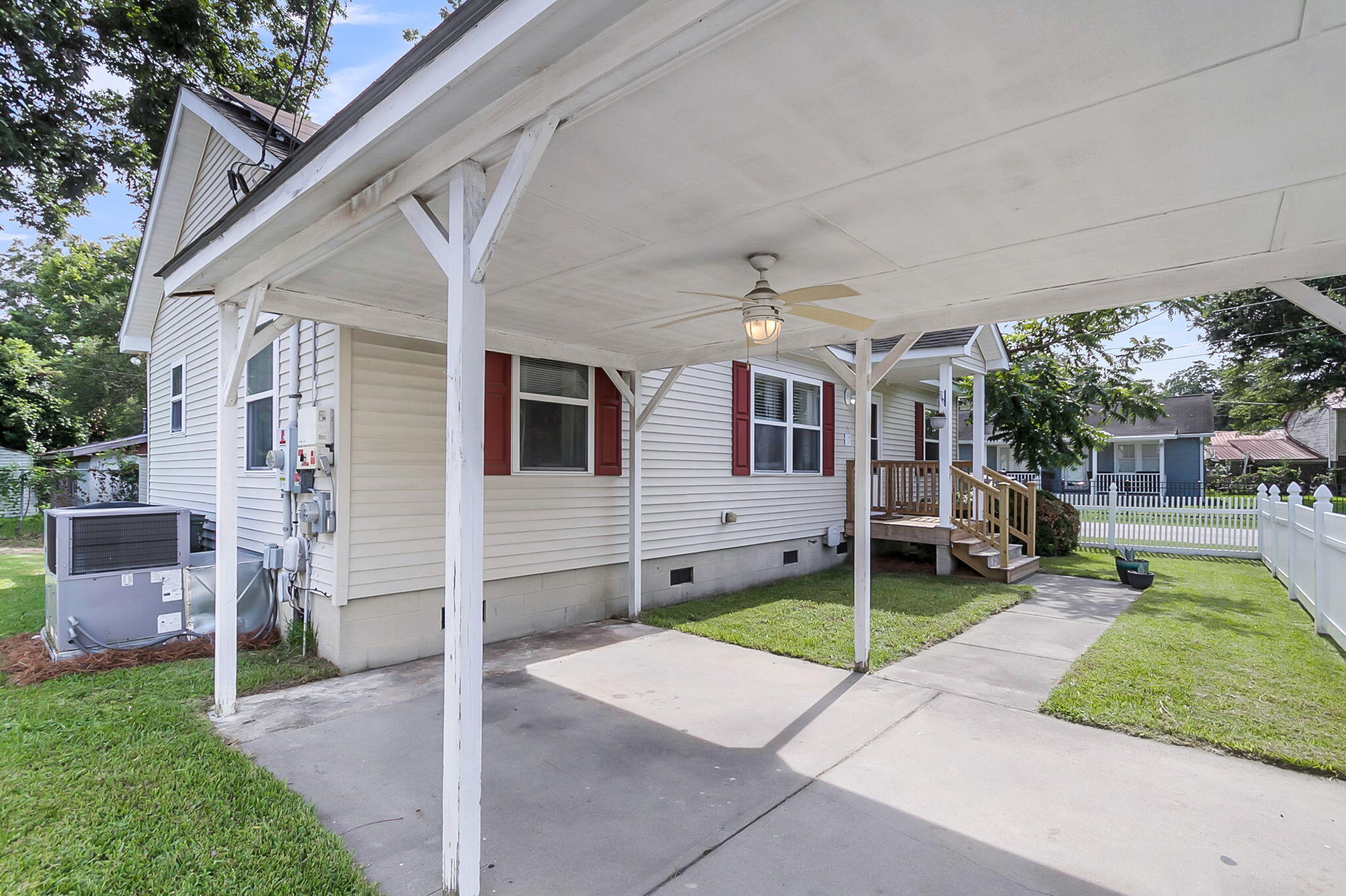 916 Hillsboro Drive