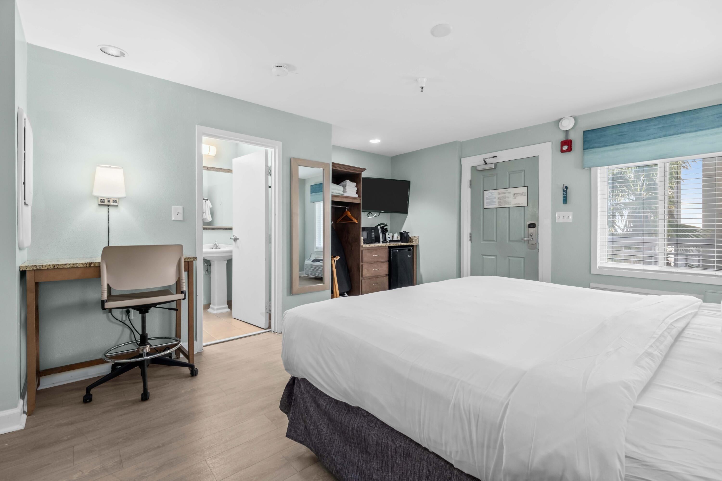 1004 Ocean Boulevard Unit 204