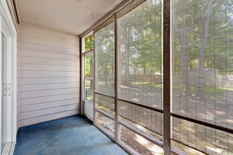 A home in North Charleston