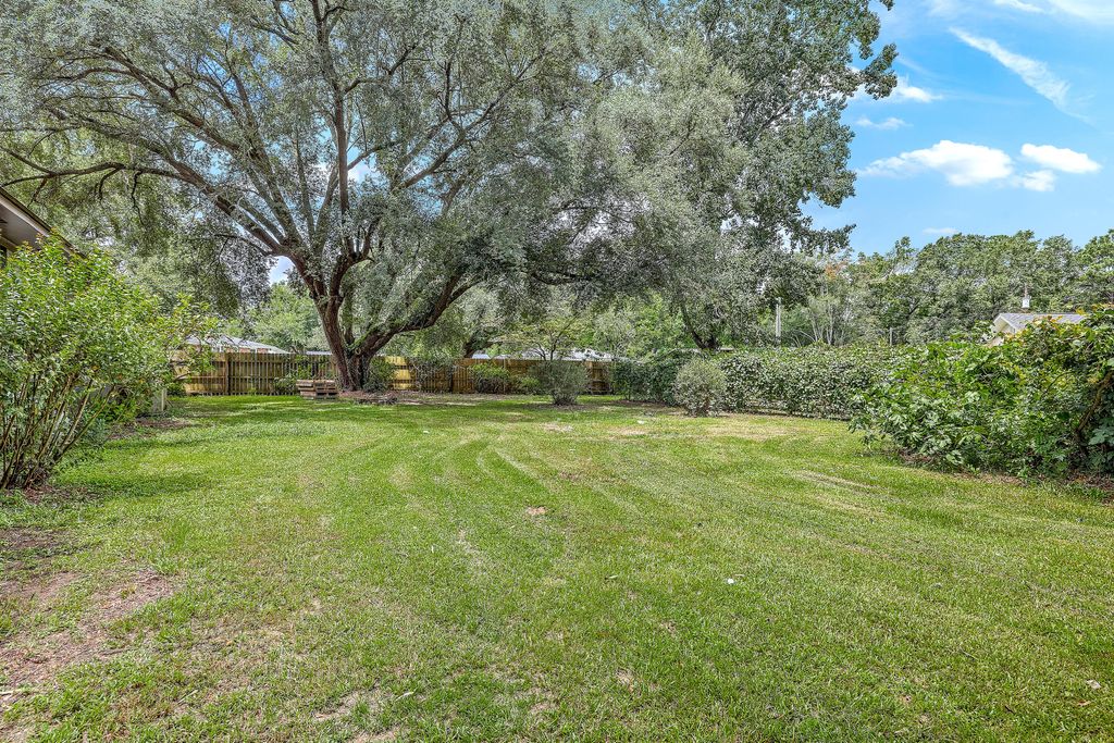 Photo of 301 Morrison Drive, Goose Creek, SC 29445 (MLS # 25029270)