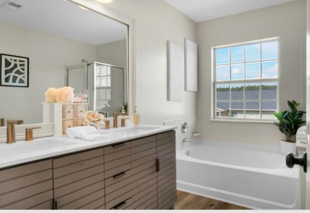 Photo of 528 Holiday Drive, Summerville, SC 29483 (MLS # 26006622)