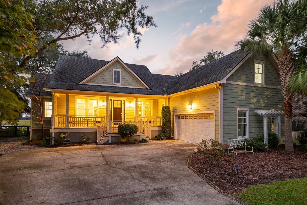 Photo of 823 Colony Drive, Charleston, SC 29407 (MLS # 26027736)
