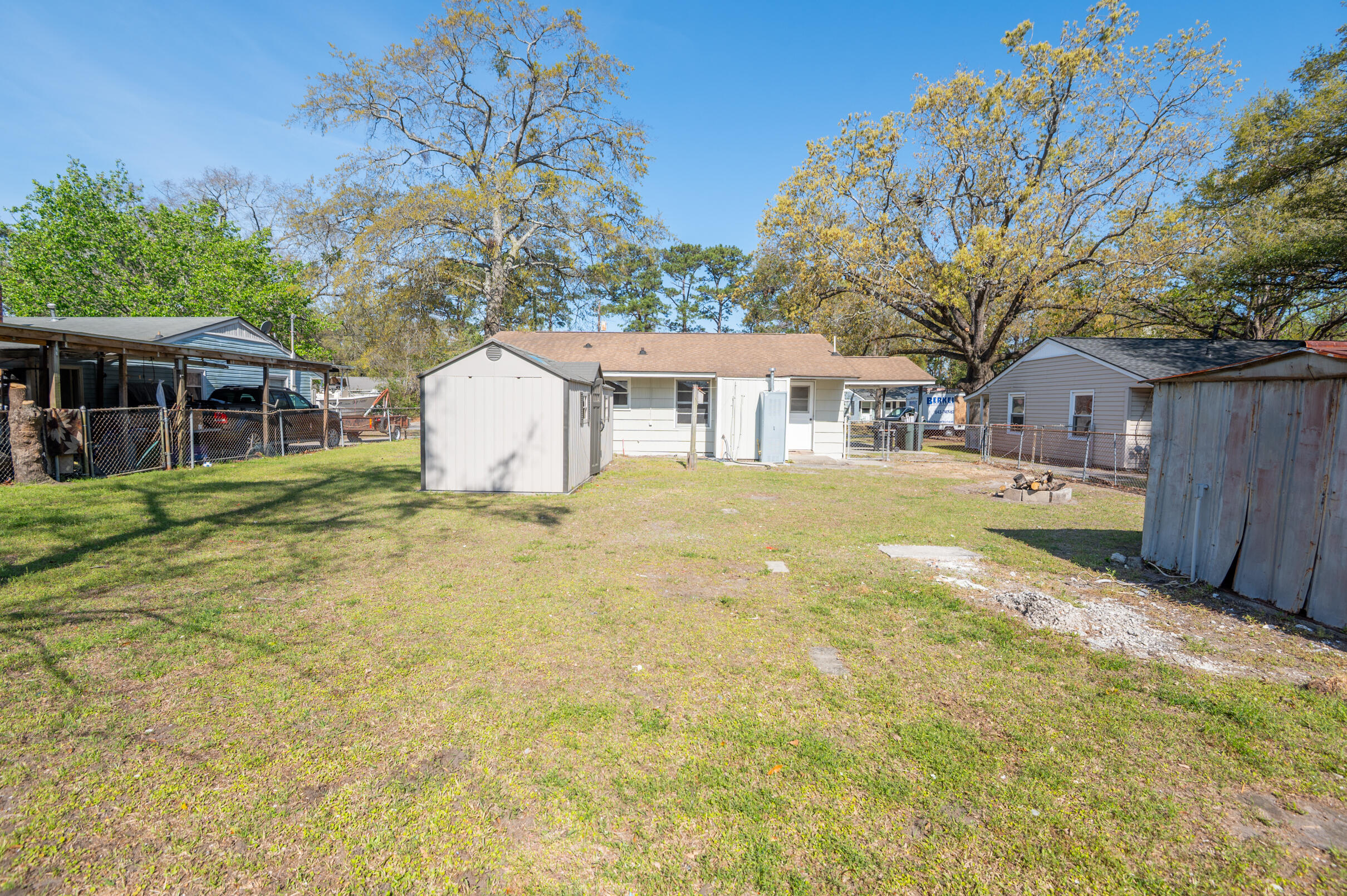1230 Hawthorne Circle