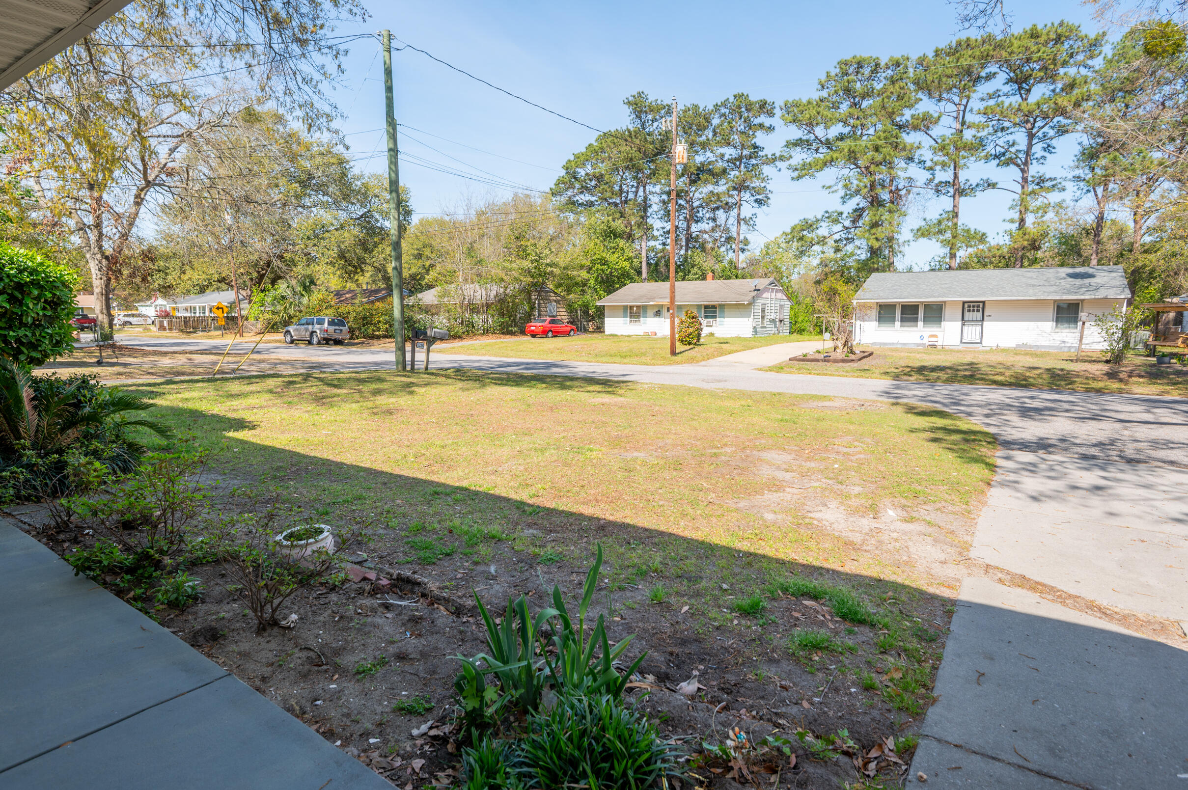 1230 Hawthorne Circle