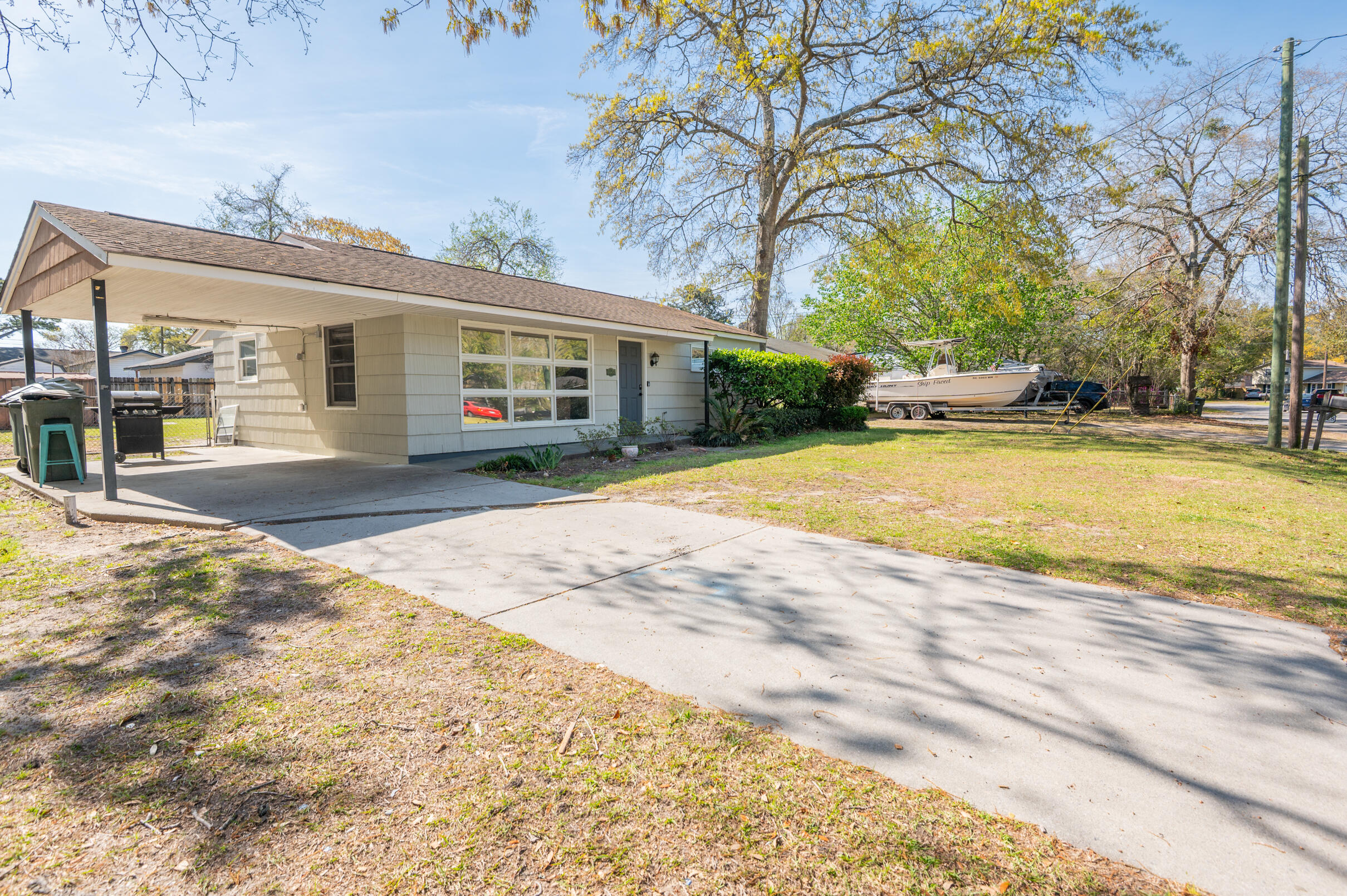 1230 Hawthorne Circle
