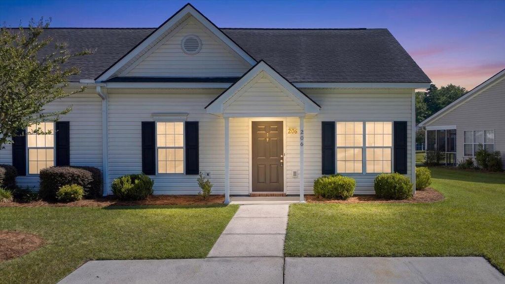 Photo of 206 Dupont Way, Summerville, SC 29485 (MLS # 26013633)
