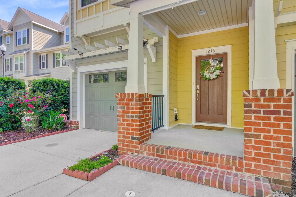 Photo of 1215 Dingle Road, Mount Pleasant, SC 29466 (MLS # 25027848)