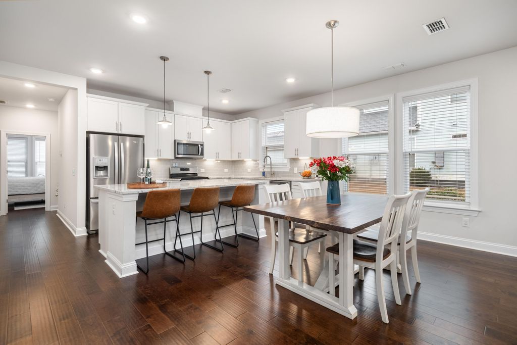 Photo of 804 Guerin Creek Drive, Charleston, SC 29492 (MLS # 26001844)