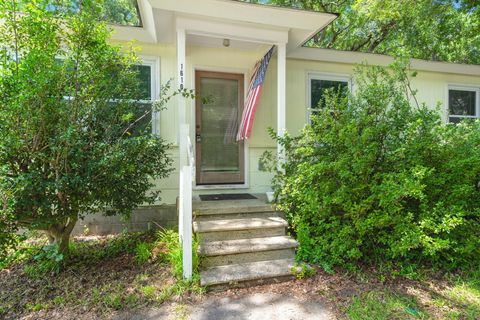 A home in North Charleston