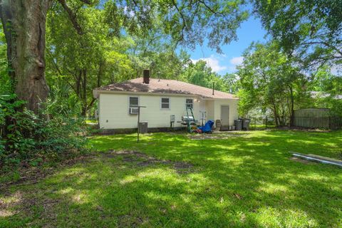 A home in North Charleston