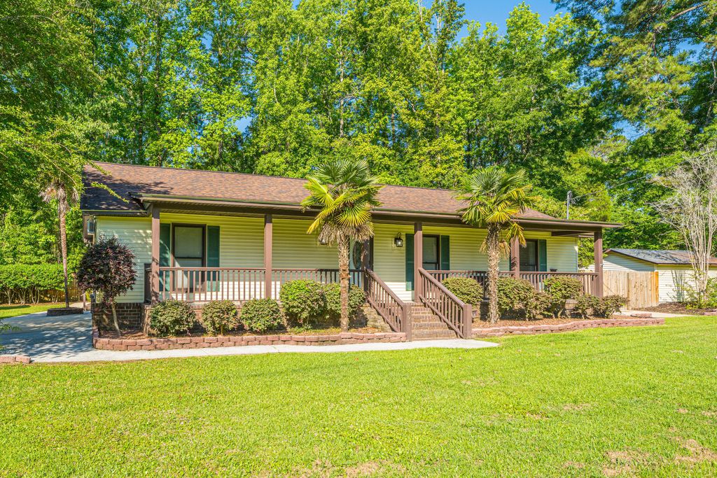 Photo of 295 Forest CIR, Summerville, SC 29483 (MLS # 26014221)