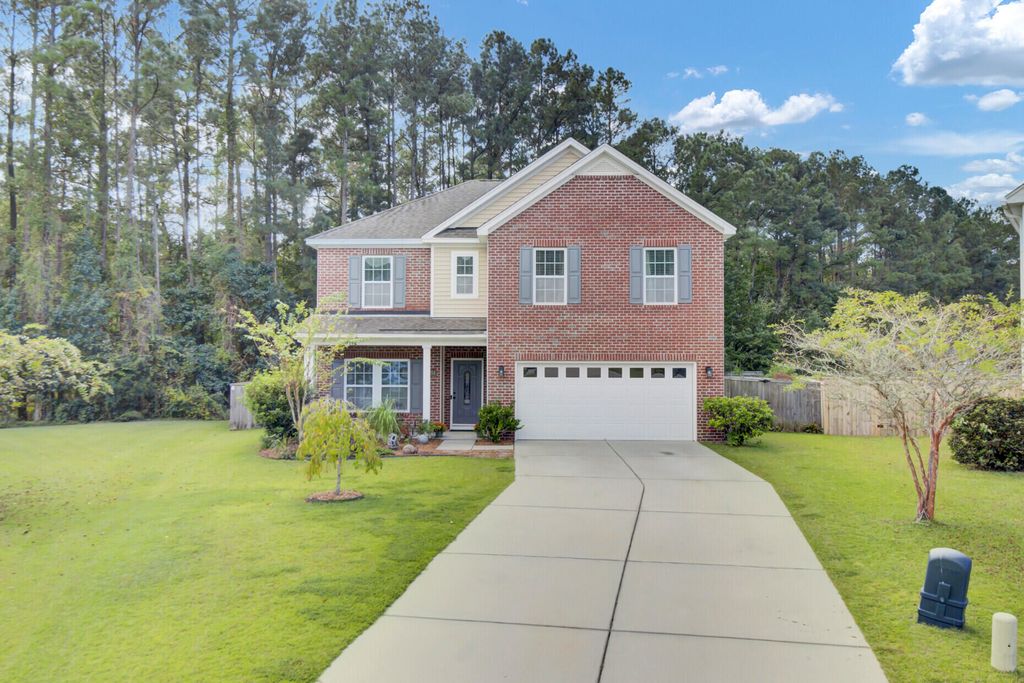 Photo of 1052 Victoria Pointe Lane, Summerville, SC 29485 (MLS # 25026929)