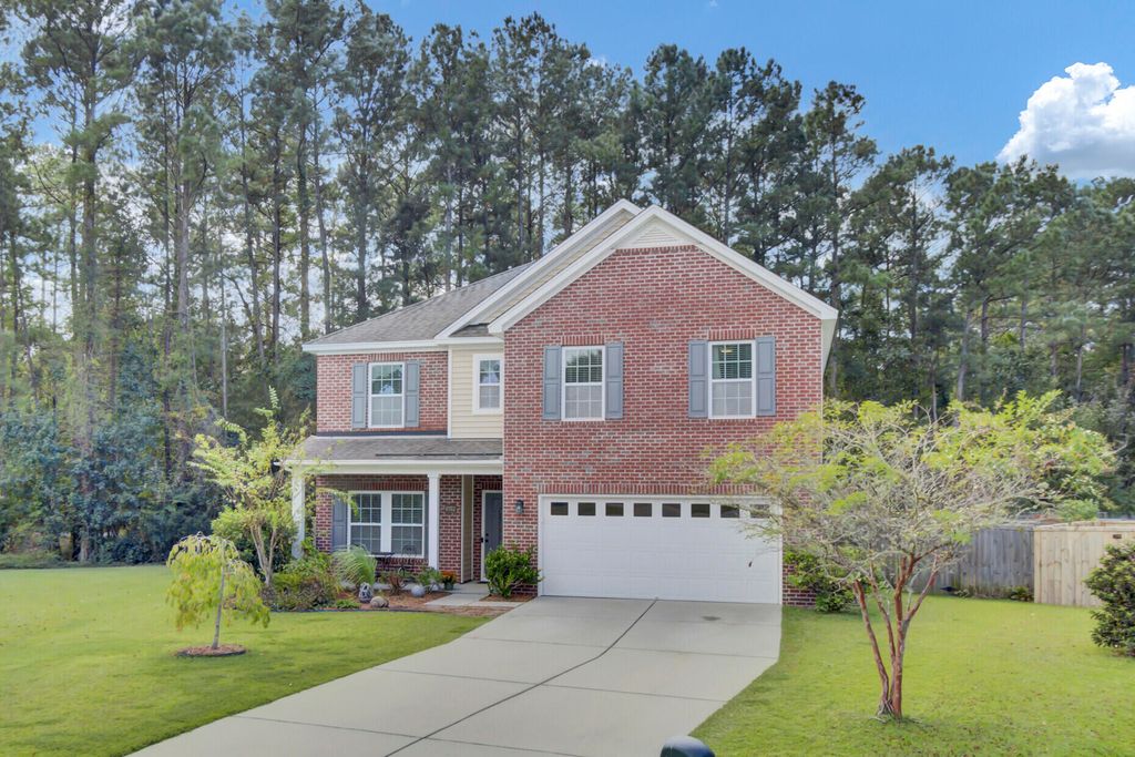 Photo of 1052 Victoria Pointe Lane, Summerville, SC 29485 (MLS # 25026929)