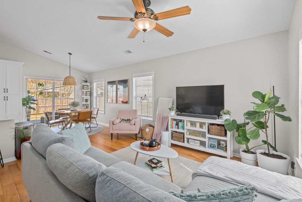 Photo of 534 Beverly Drive, Summerville, SC 29485 (MLS # 26005897)