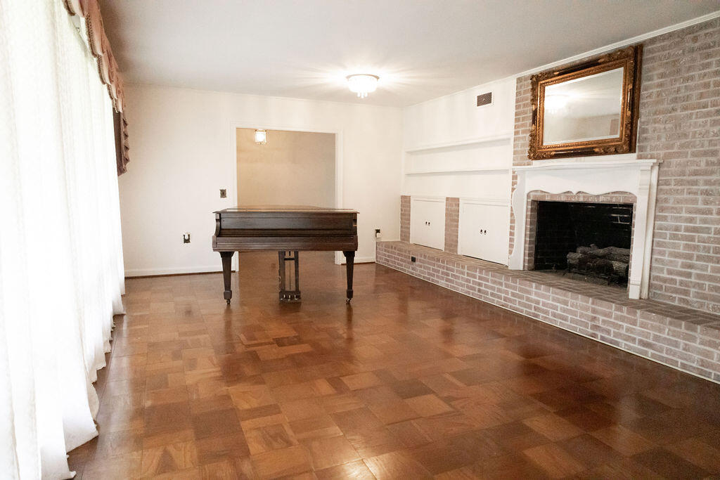 201 Overhill Drive