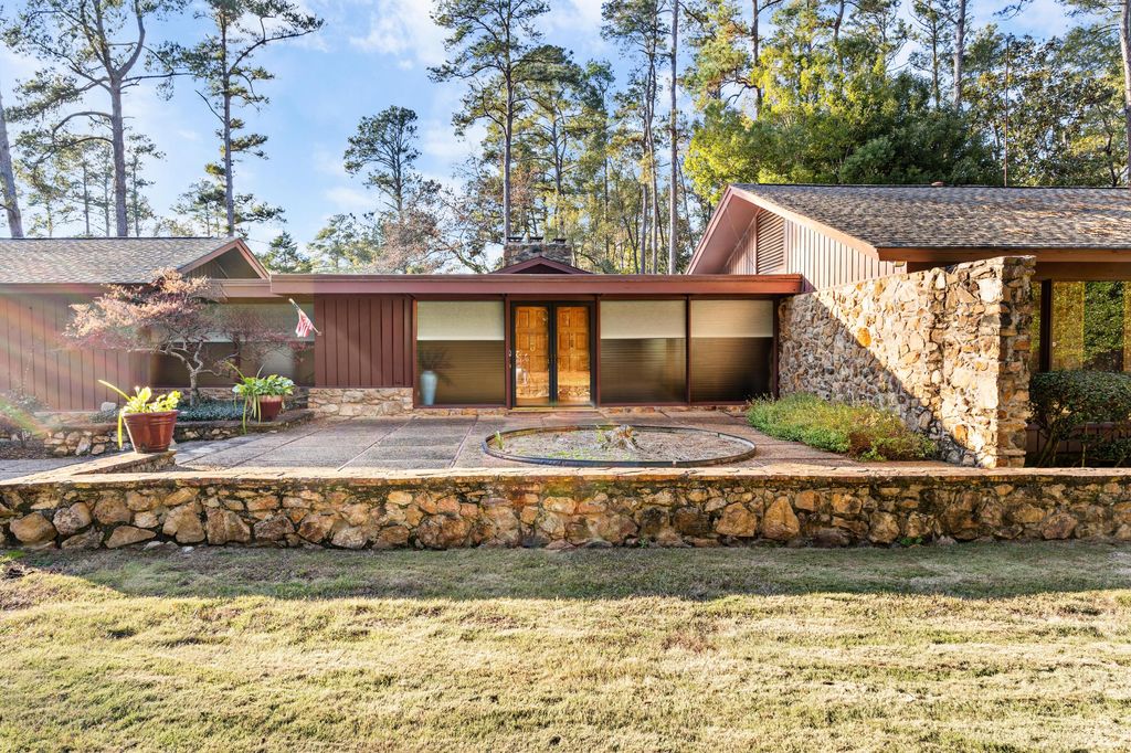 Photo of 280 NW Livingston Terrace, Orangeburg, SC 29118 (MLS # 25032485)