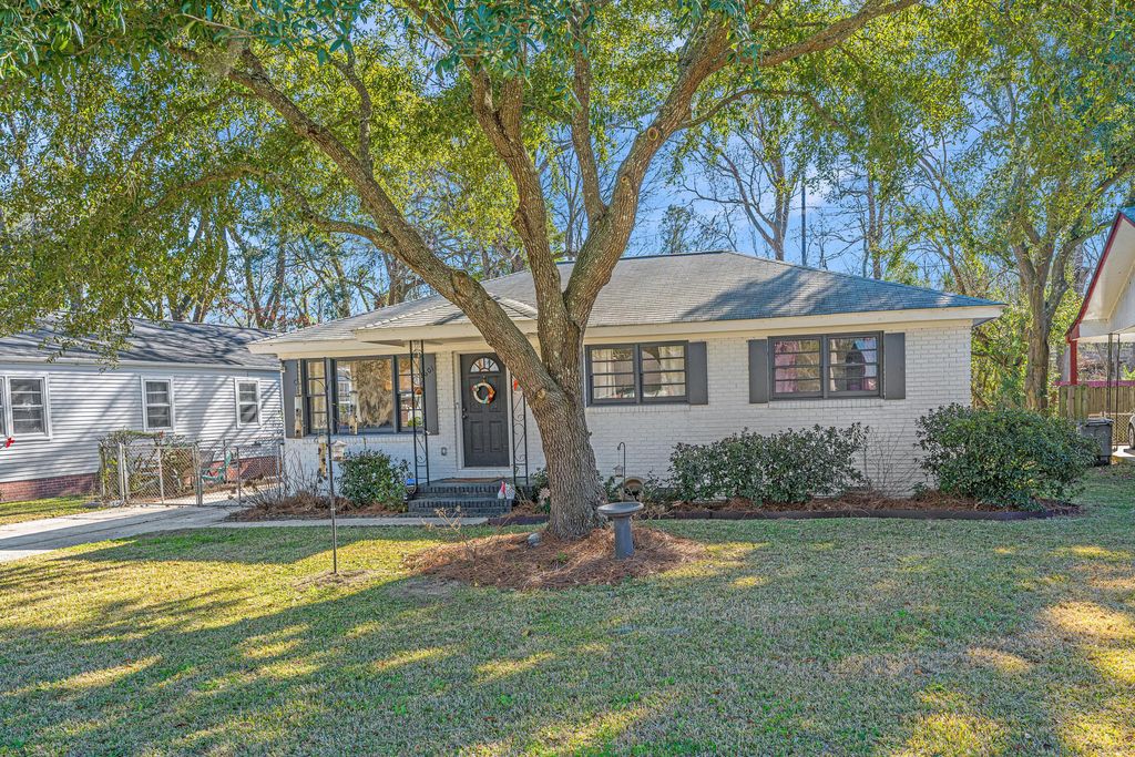 Photo of 1601 Greenbay Drive, North Charleston, SC 29406 (MLS # 26001482)