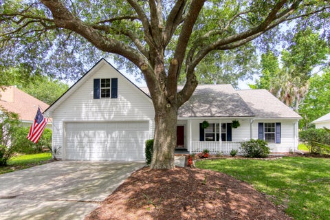 Photo of 1264 Center Lake Drive, Mount Pleasant, SC 29464 (MLS # 26025893)