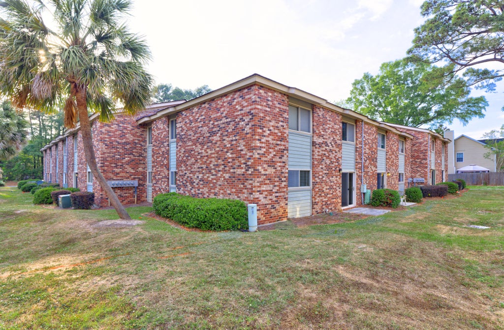 Photo of 805 Andrea Lane, Hanahan, SC 29410 (MLS # 26018061)