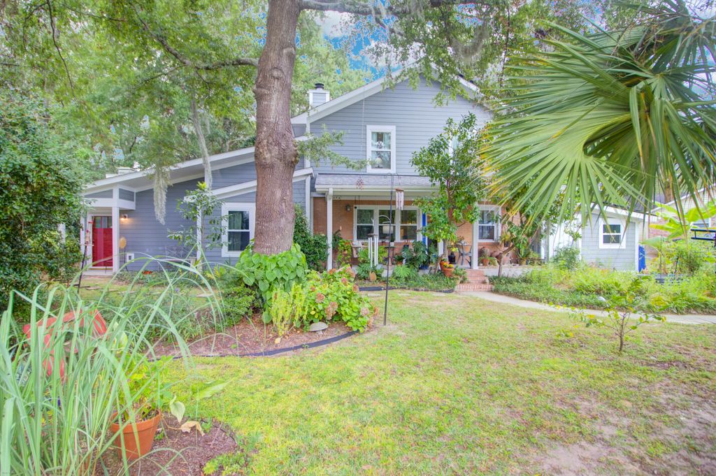Photo of 683 Edmonds Drive, Charleston, SC 29412 (MLS # 25026772)