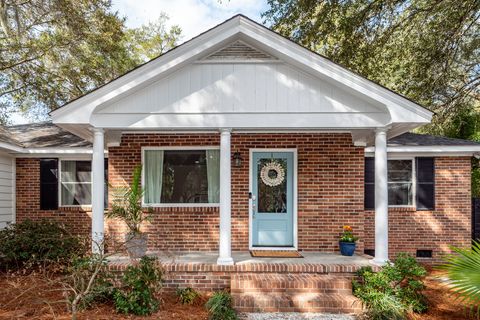 Photo of 2186 Parkway Drive, Charleston, SC 29412 (MLS # 26004628)
