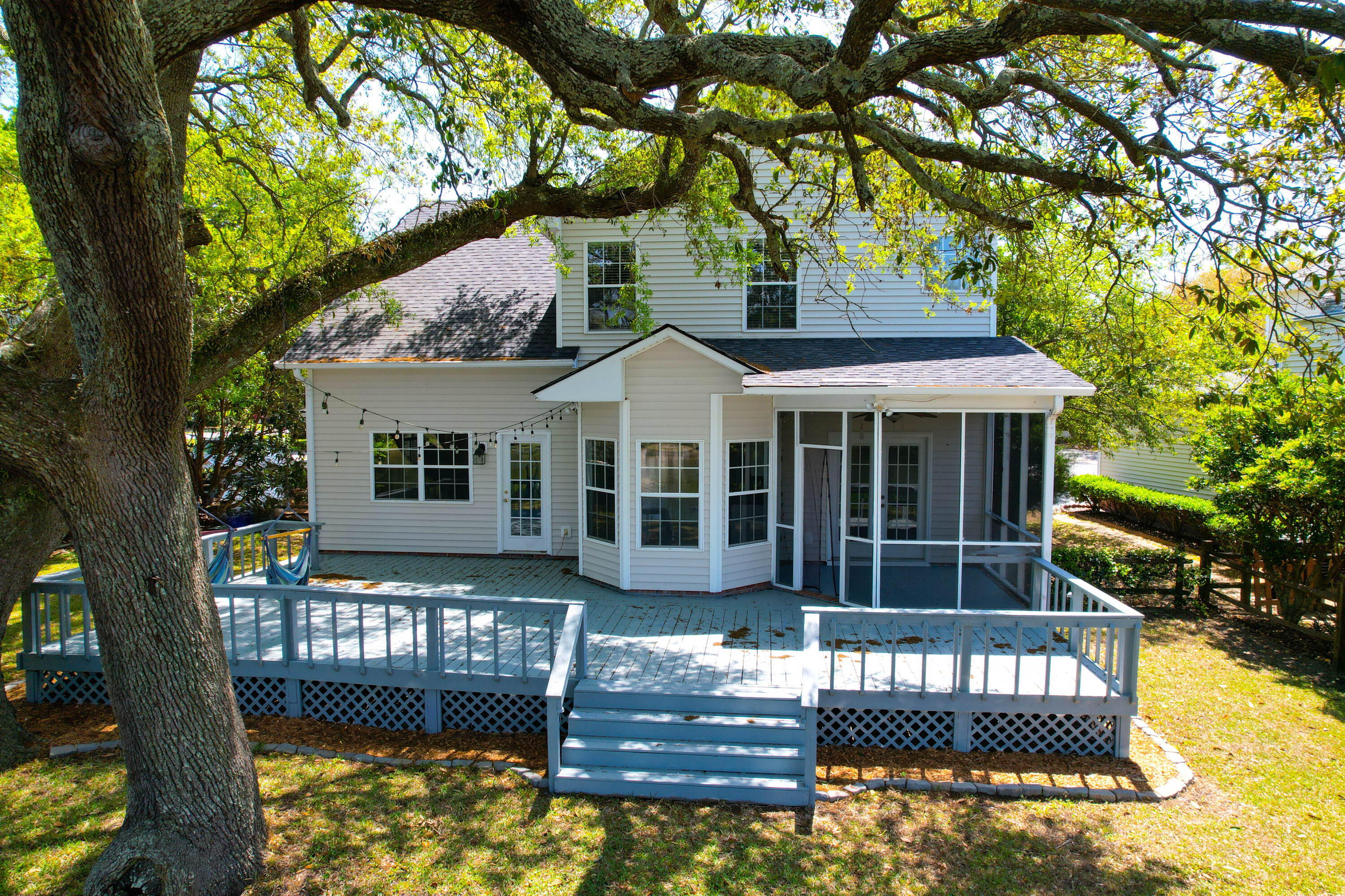 1006 Wayfarer Lane