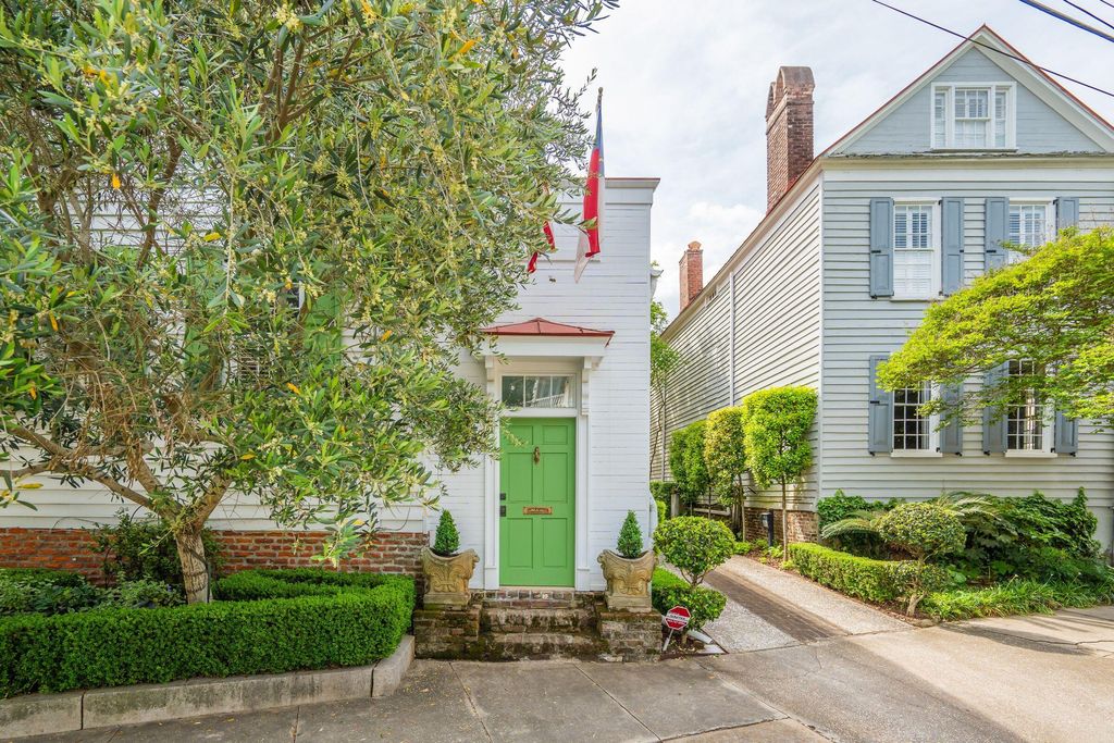 Photo of 41 Chapel Street, Charleston, SC 29403 (MLS # 26012766)