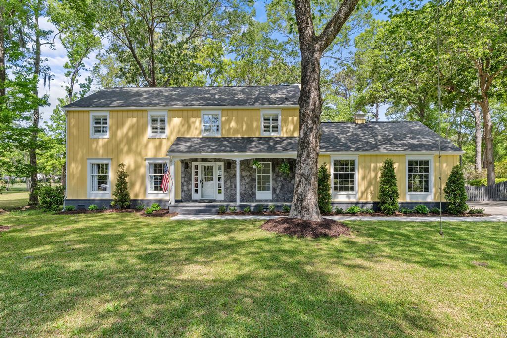 Photo of 1088 Deleisseline Boulevard, Mount Pleasant, SC 29464 (MLS # 26010880)