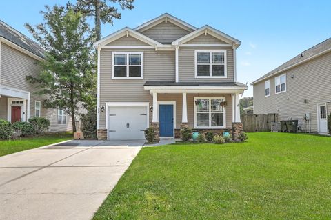 Photo of 256 Oglethorpe Circle, Moncks Corner, SC 29461 (MLS # 26012255)