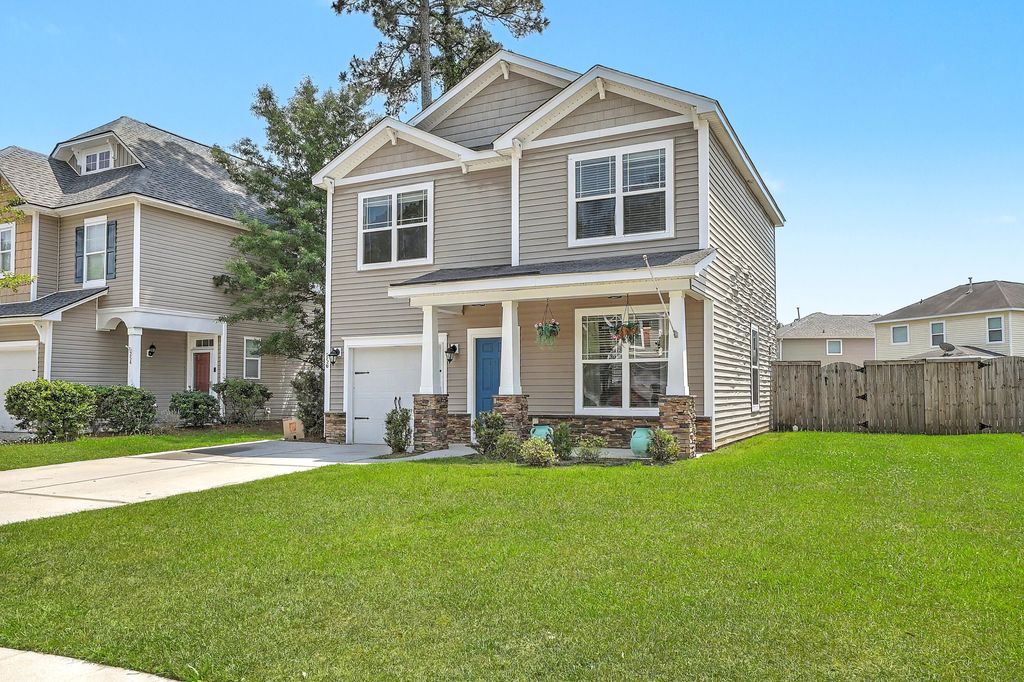 Photo of 256 Oglethorpe Circle, Moncks Corner, SC 29461 (MLS # 26012255)