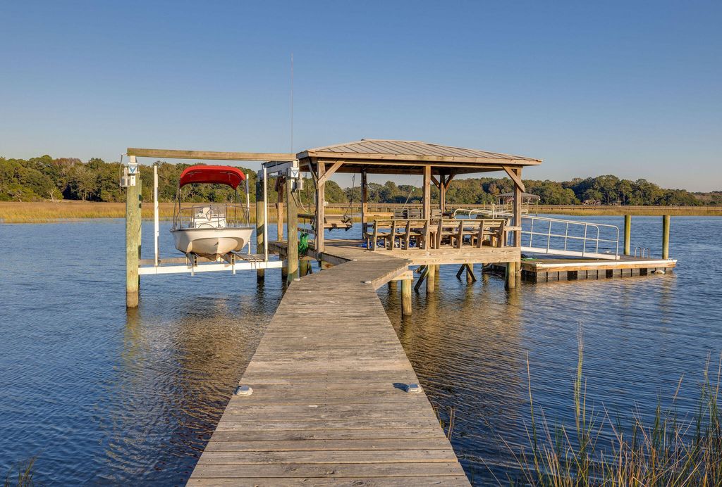 Photo of 1406 Marshwind Island Road, Awendaw, SC 29429 (MLS # 26002944)