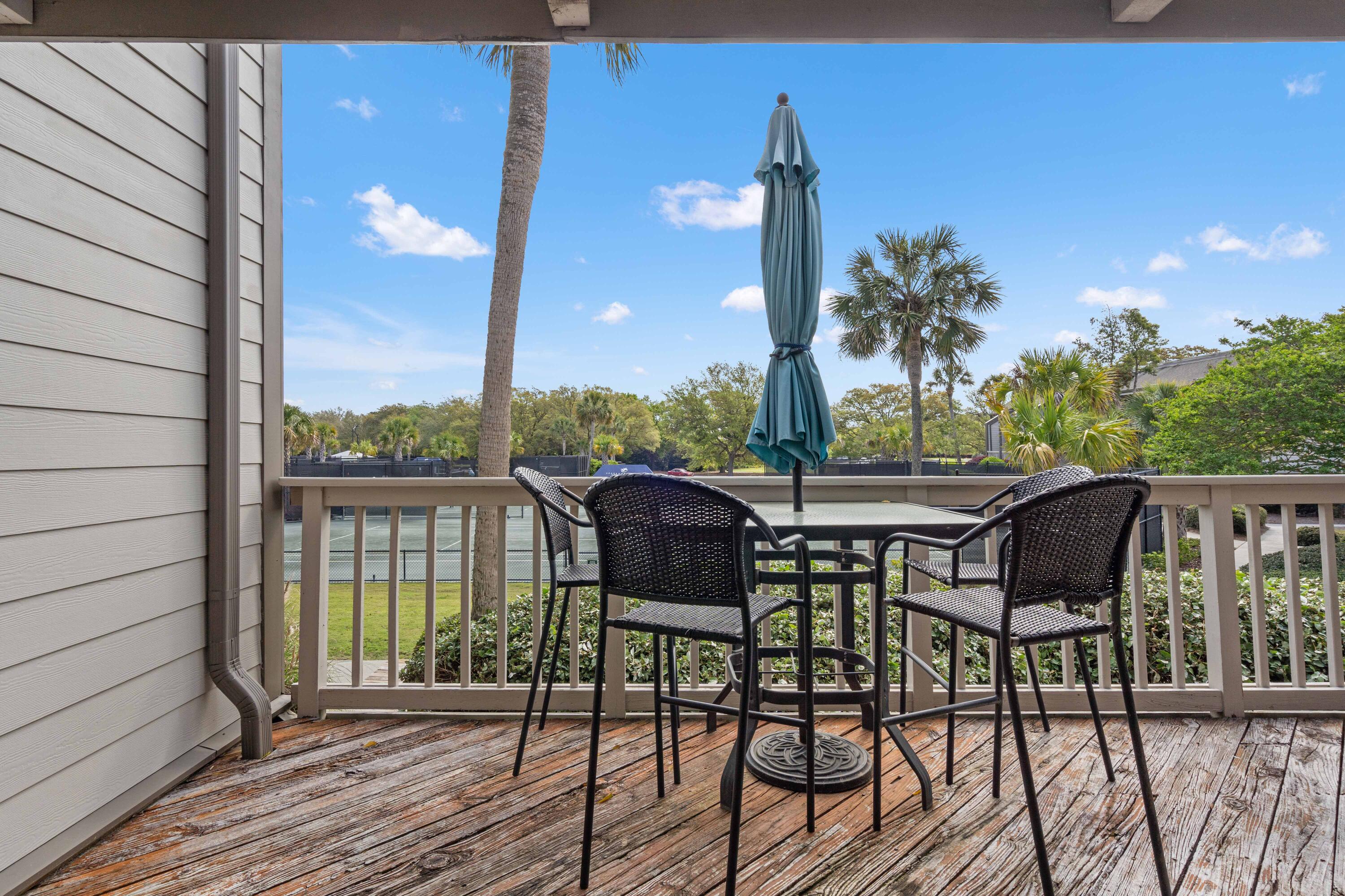 1619 Live Oak Park