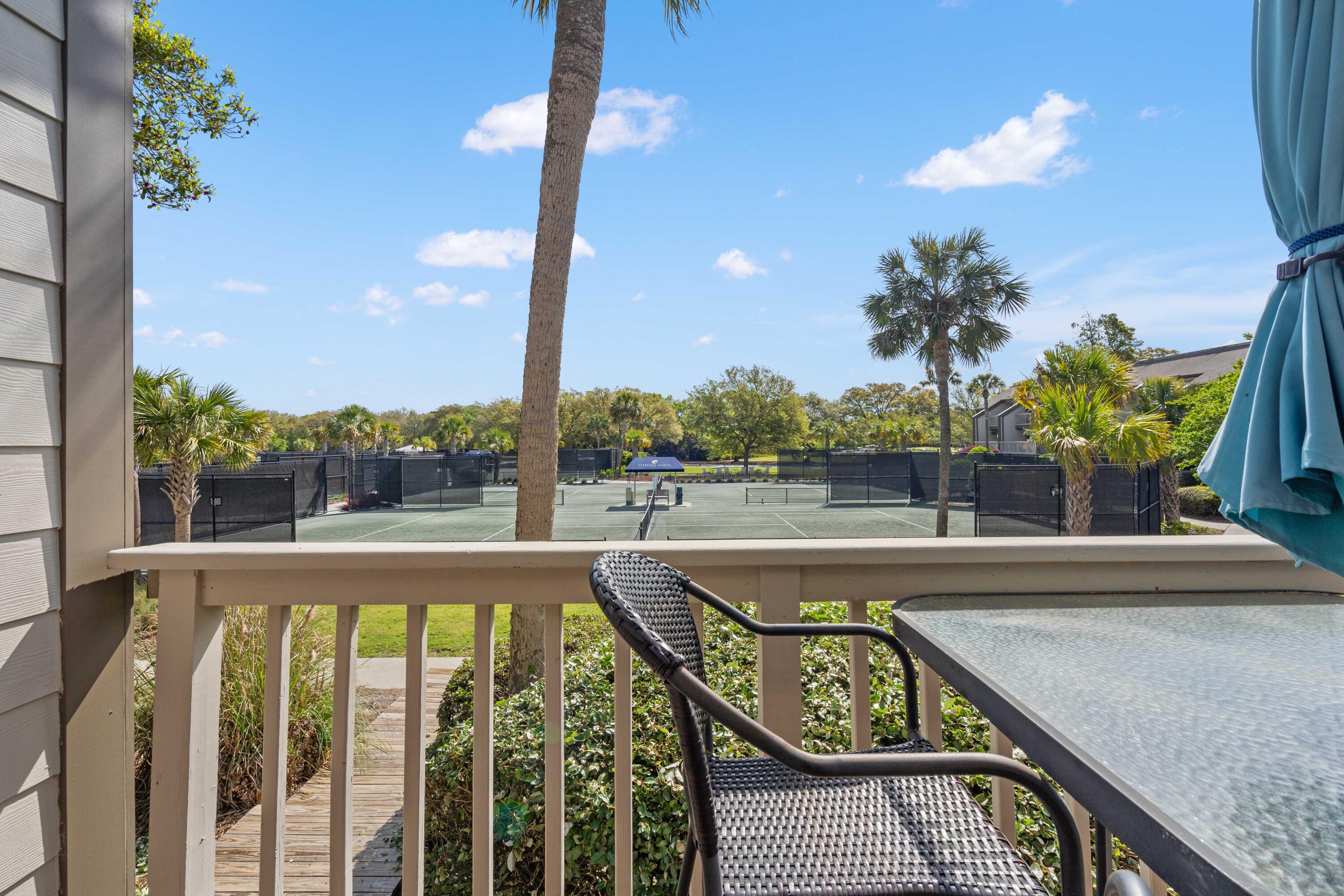 1619 Live Oak Park