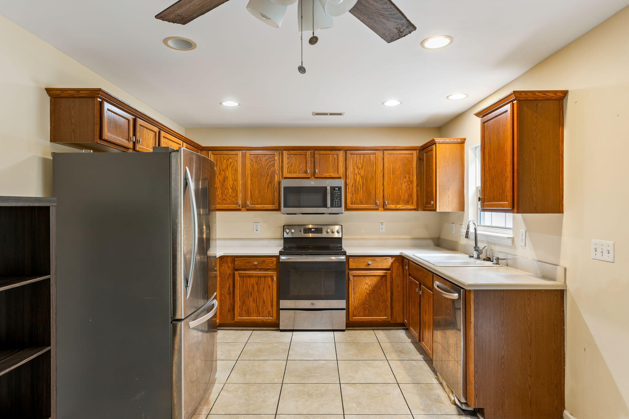 9033 Robins Nest Way