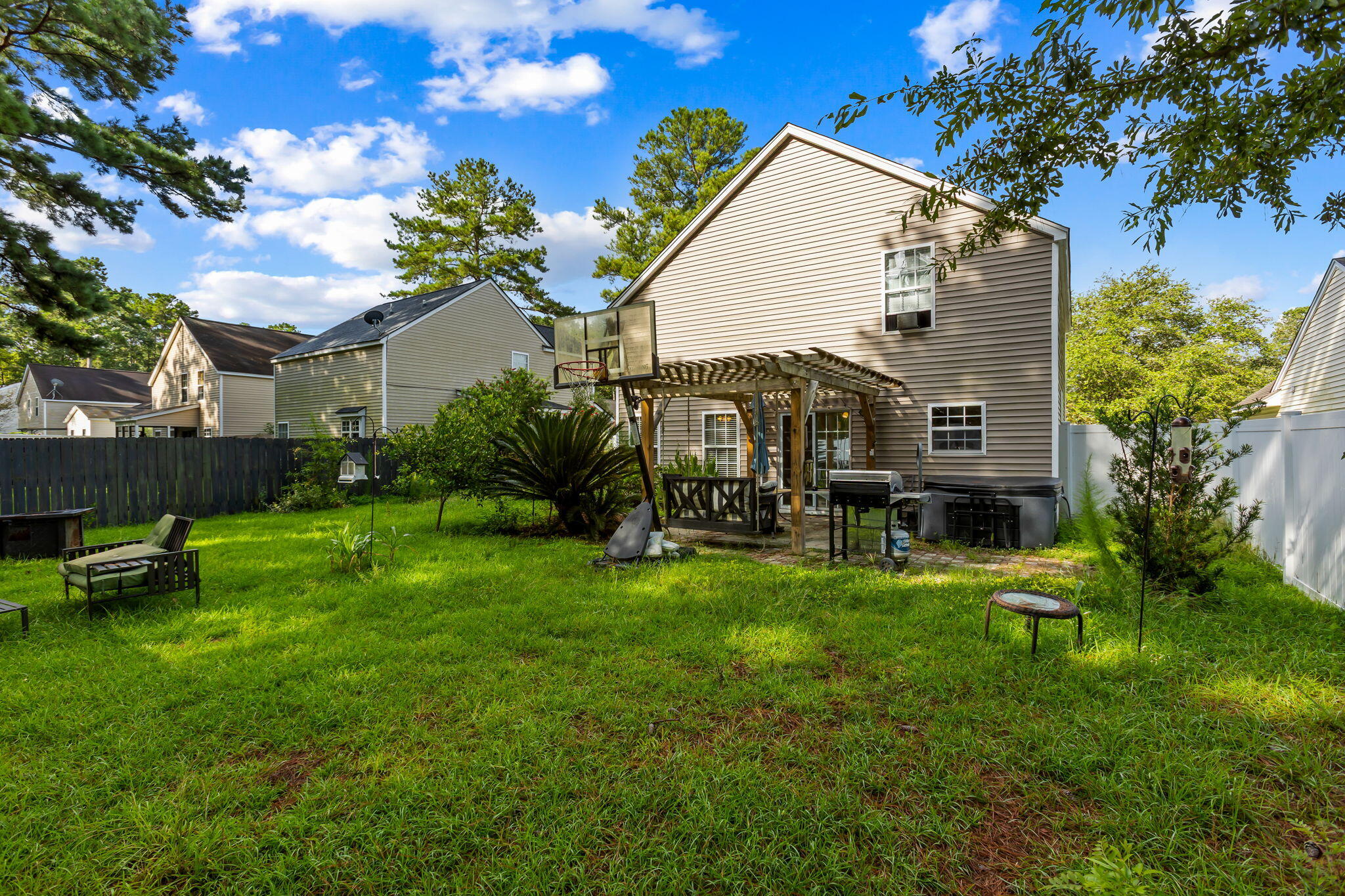 9033 Robins Nest Way