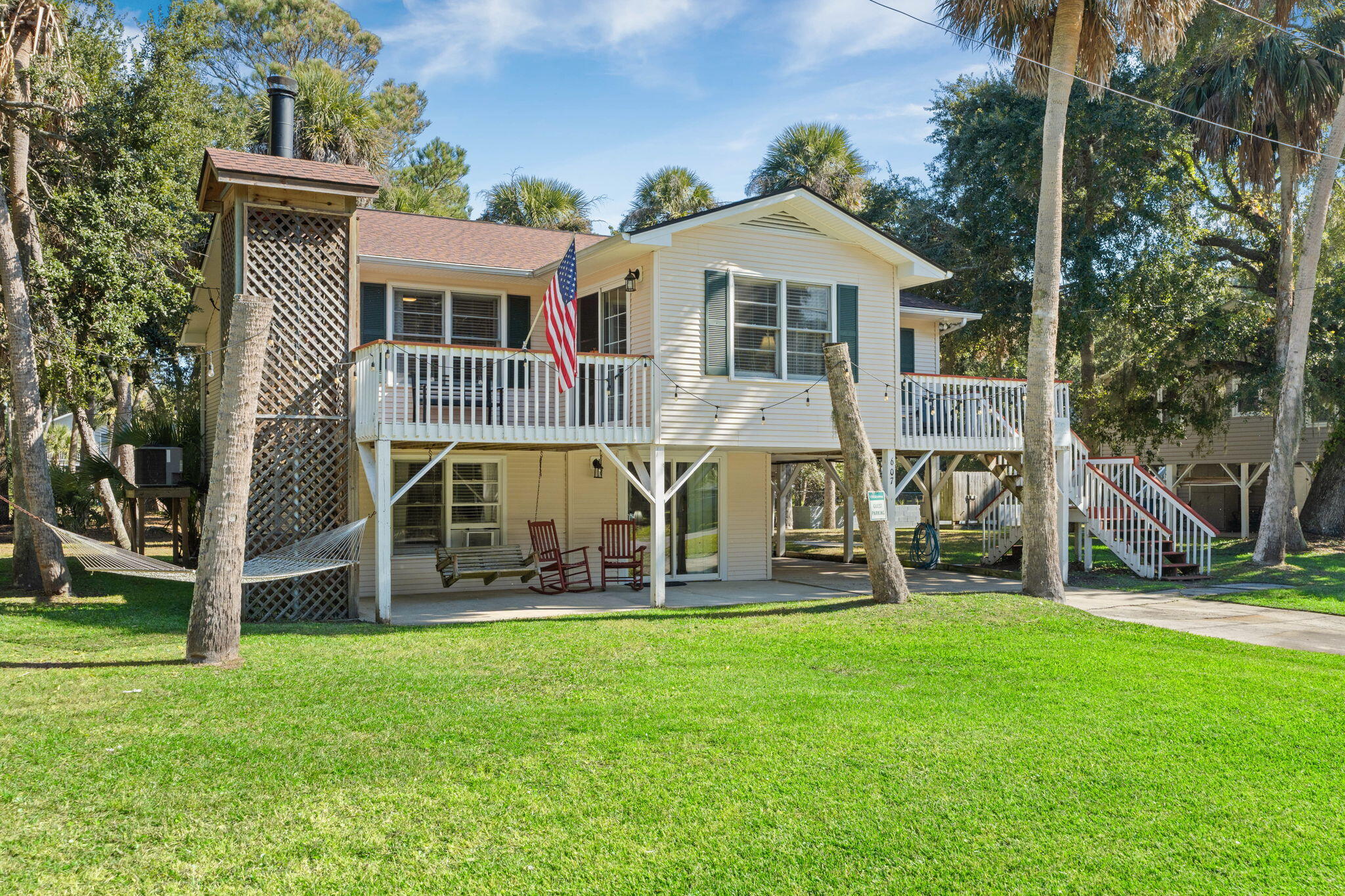 607 Portia Street