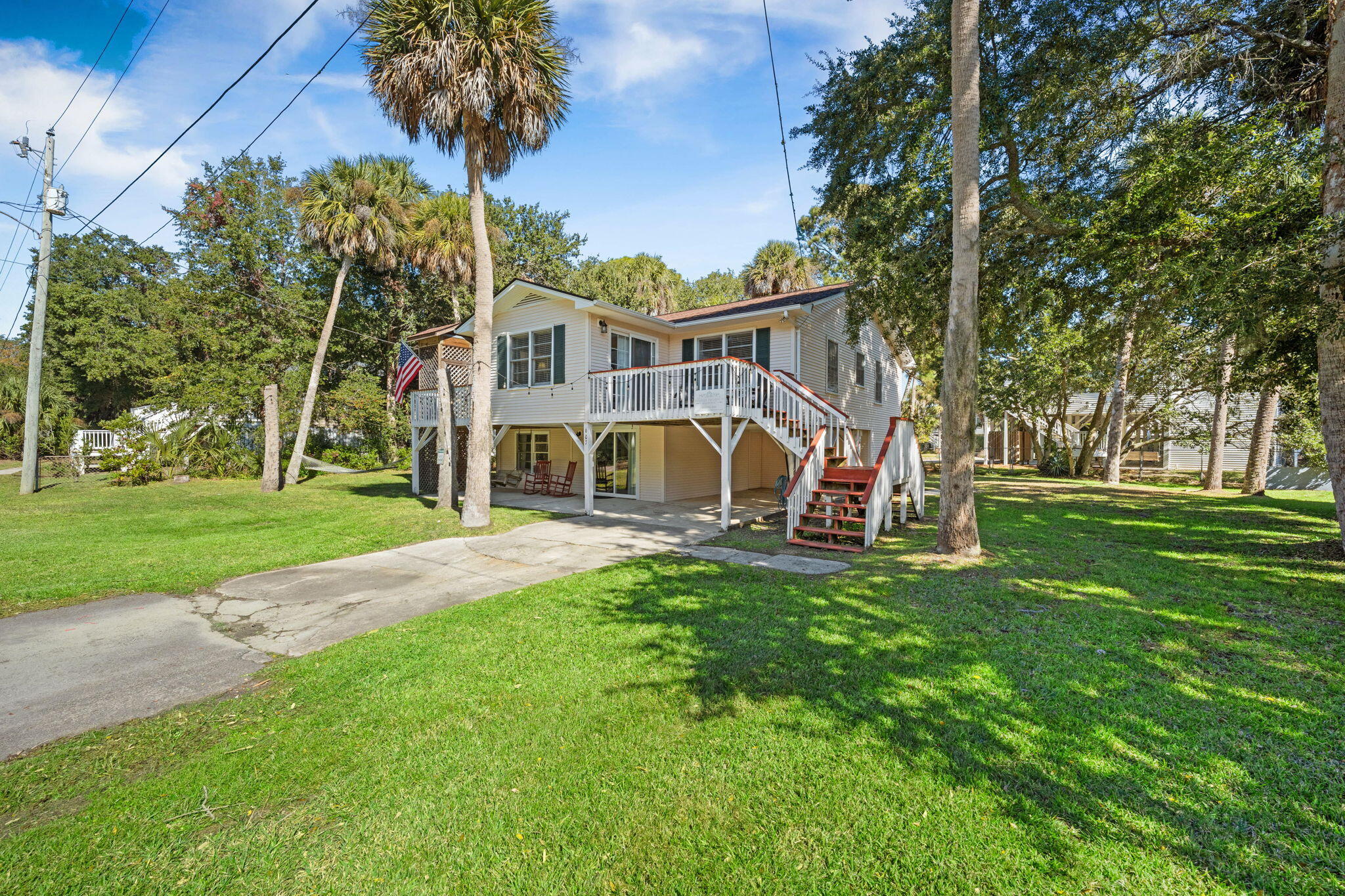 607 Portia Street