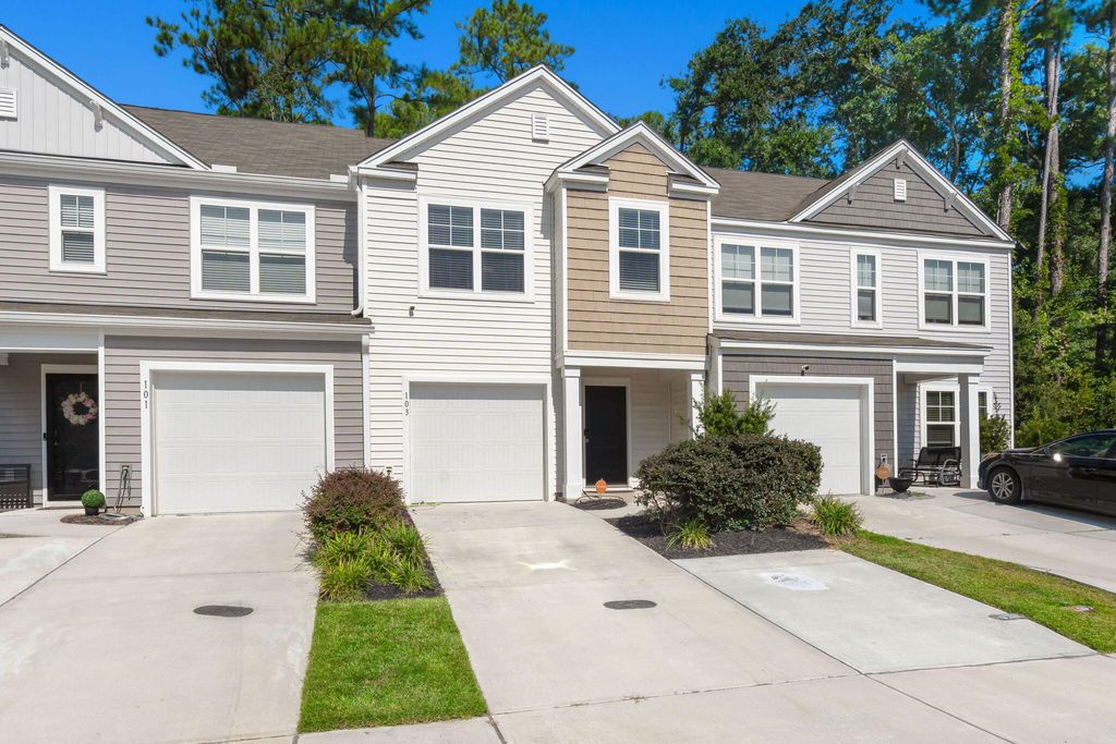 Photo of 103 Rosefield Court, Summerville, SC 29485 (MLS # 25026251)