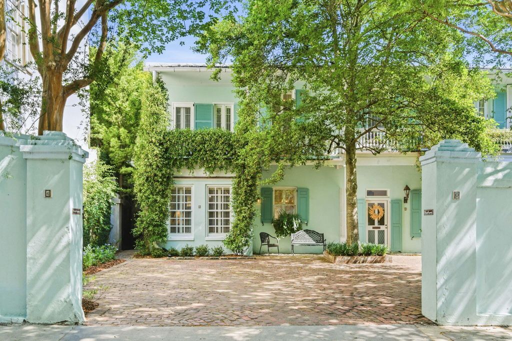 Photo of 4 Tradd Street, Charleston, SC 29401 (MLS # 26014619)