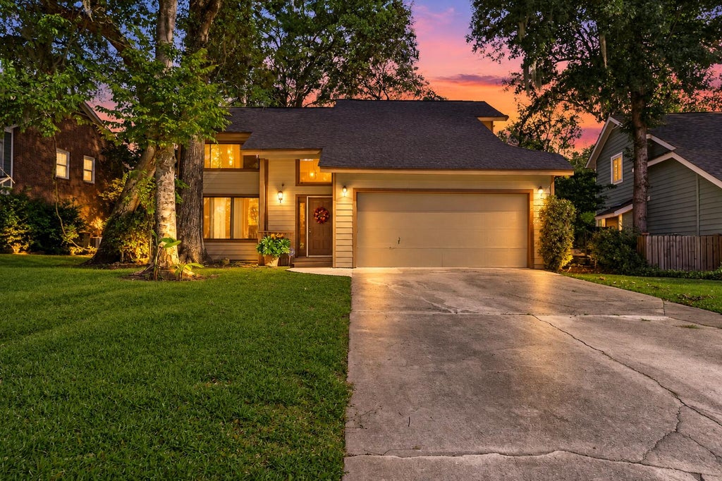 Photo of 301 Anadale Court, North Charleston, SC 29418 (MLS # 26029218)