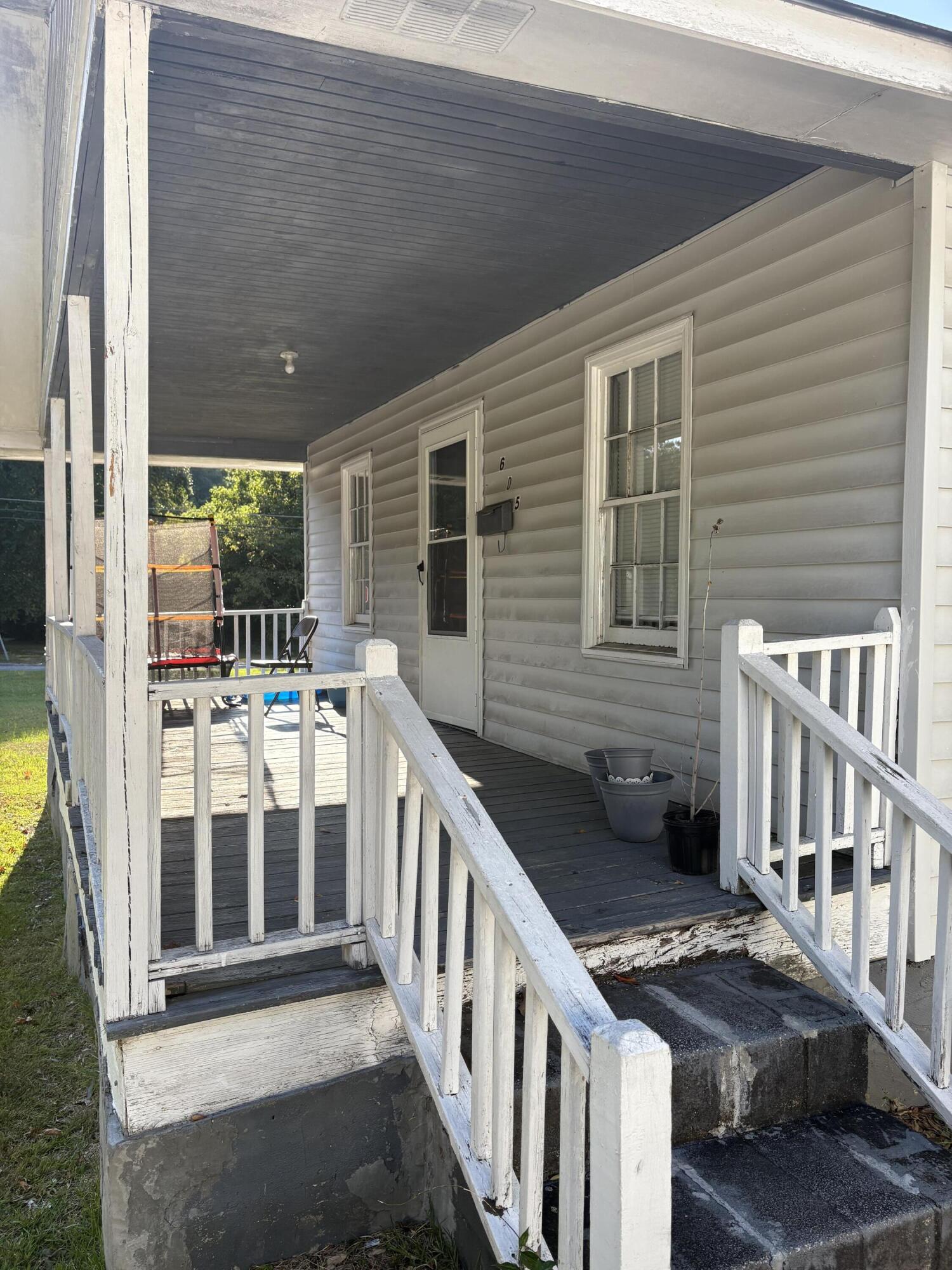 605 Tomlinson Street