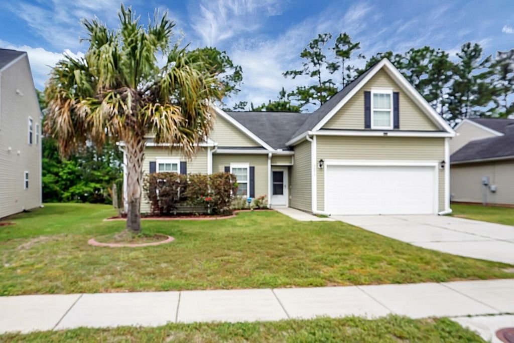 Photo of 9850 Stockport Circle, Summerville, SC 29485 (MLS # 26014898)
