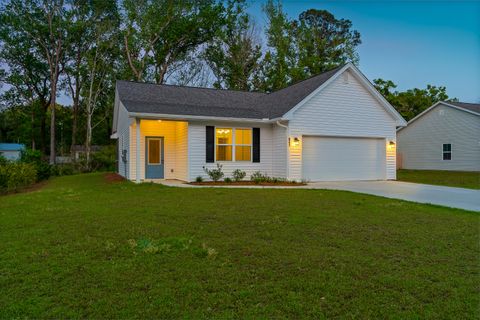 A home in North Charleston