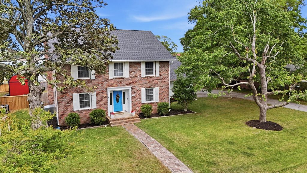 Photo of 2388 Erskine Avenue, Charleston, SC 29414 (MLS # 26010566)