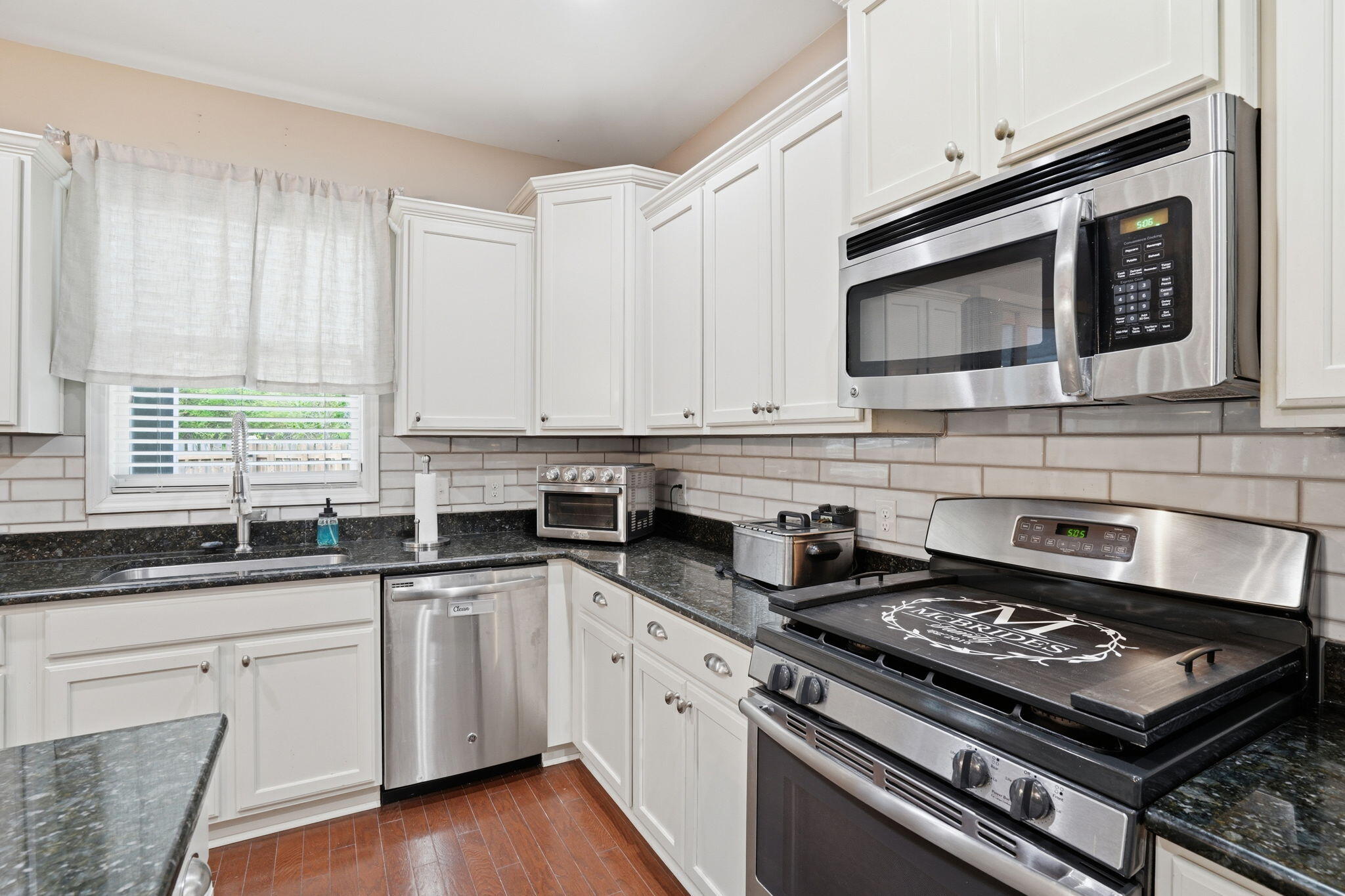 2307 Hummingbird Lane