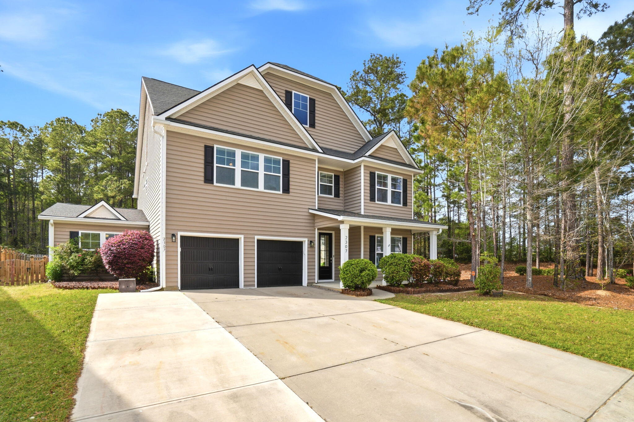2307 Hummingbird Lane