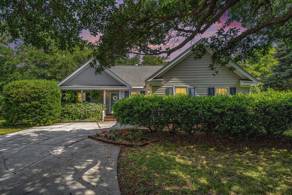 Photo of 1250 Wide Water Court, Charleston, SC 29412 (MLS # 26001656)