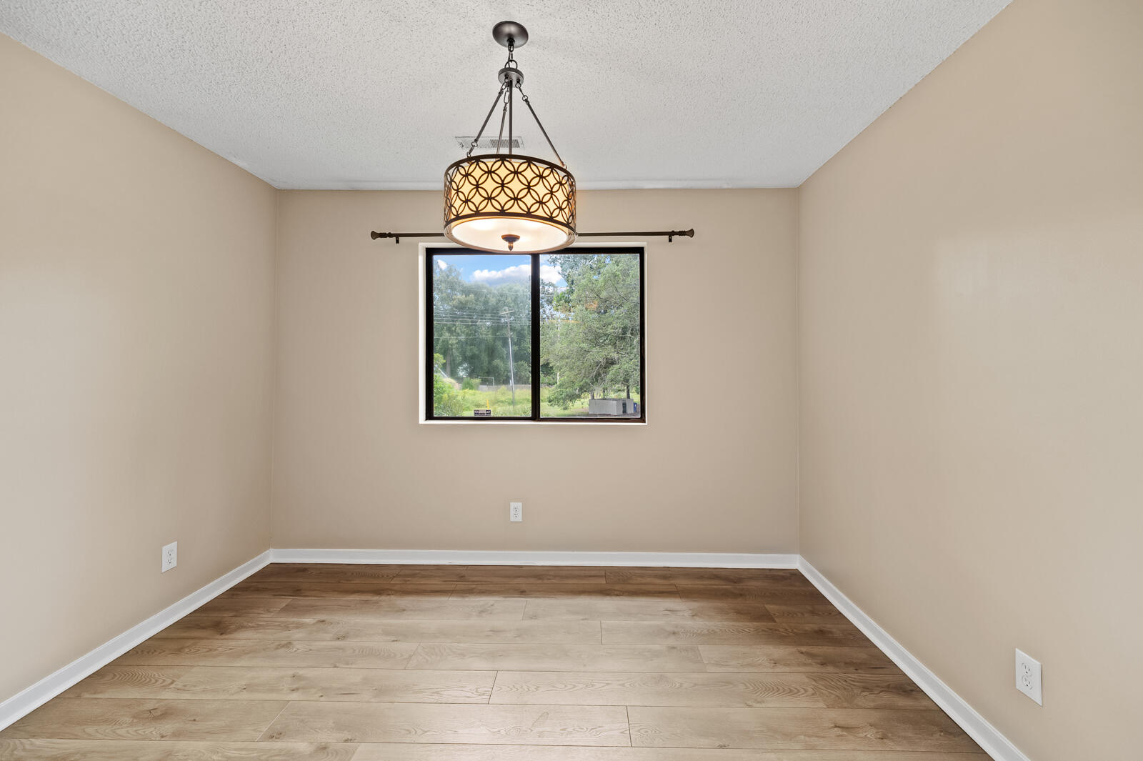 2305 Treescape Drive 7