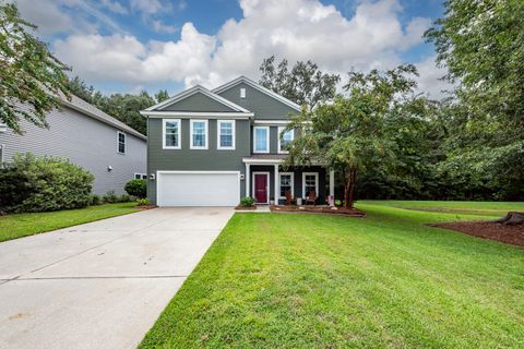 Photo of 3912 Hanoverian Drive, Mount Pleasant, SC 29429 (MLS # 25023218) Photo of 3912 Hanoverian Drive, Mount Pleasant, SC 29429 (MLS # 25023218)