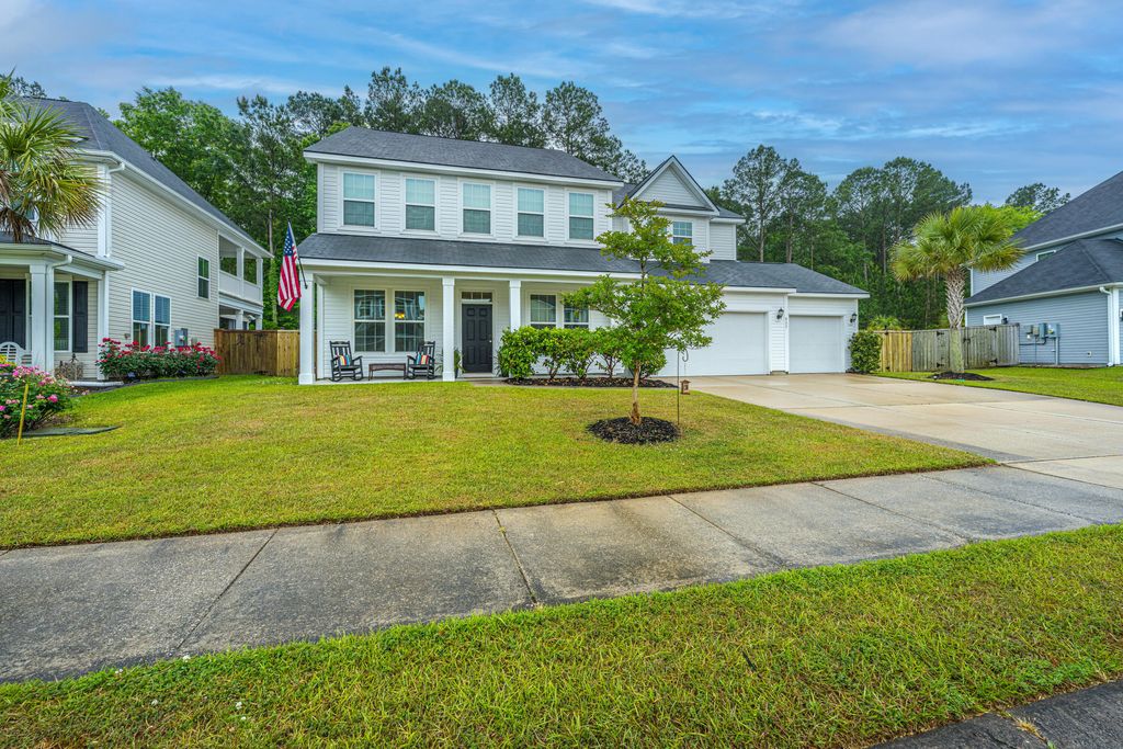 Photo of 417 Stonefield Circle, Moncks Corner, SC 29461 (MLS # 26012488)